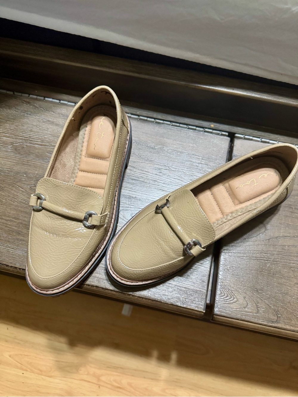 me too Women’s Light Tan Loafers with Metal Bit